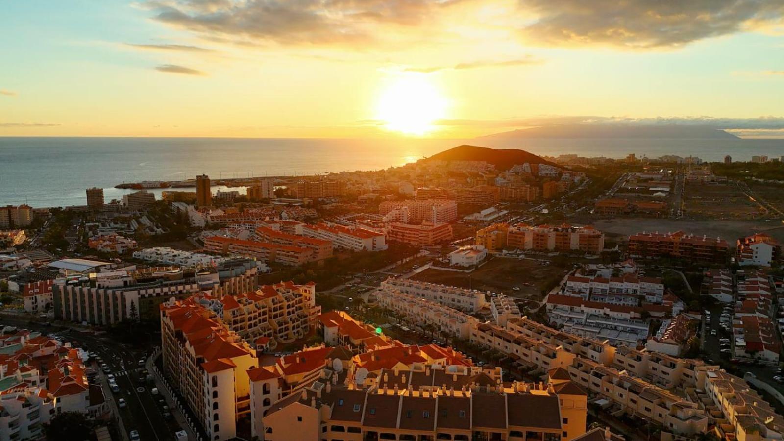 Spacious 3-Bedroom Duplex Apartment With Heated Pool & Ocean View In Los Cristianos, Arona Exterior foto